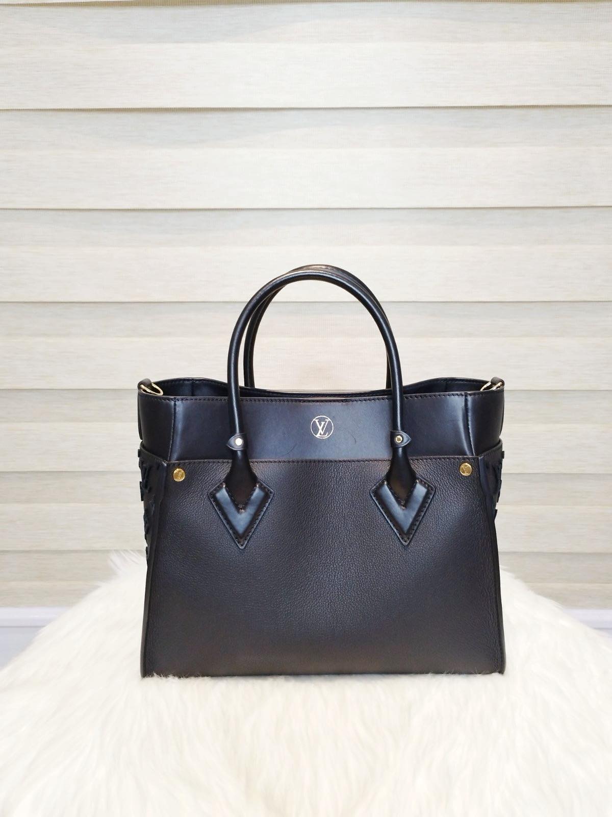 LV On My Side Noir MM