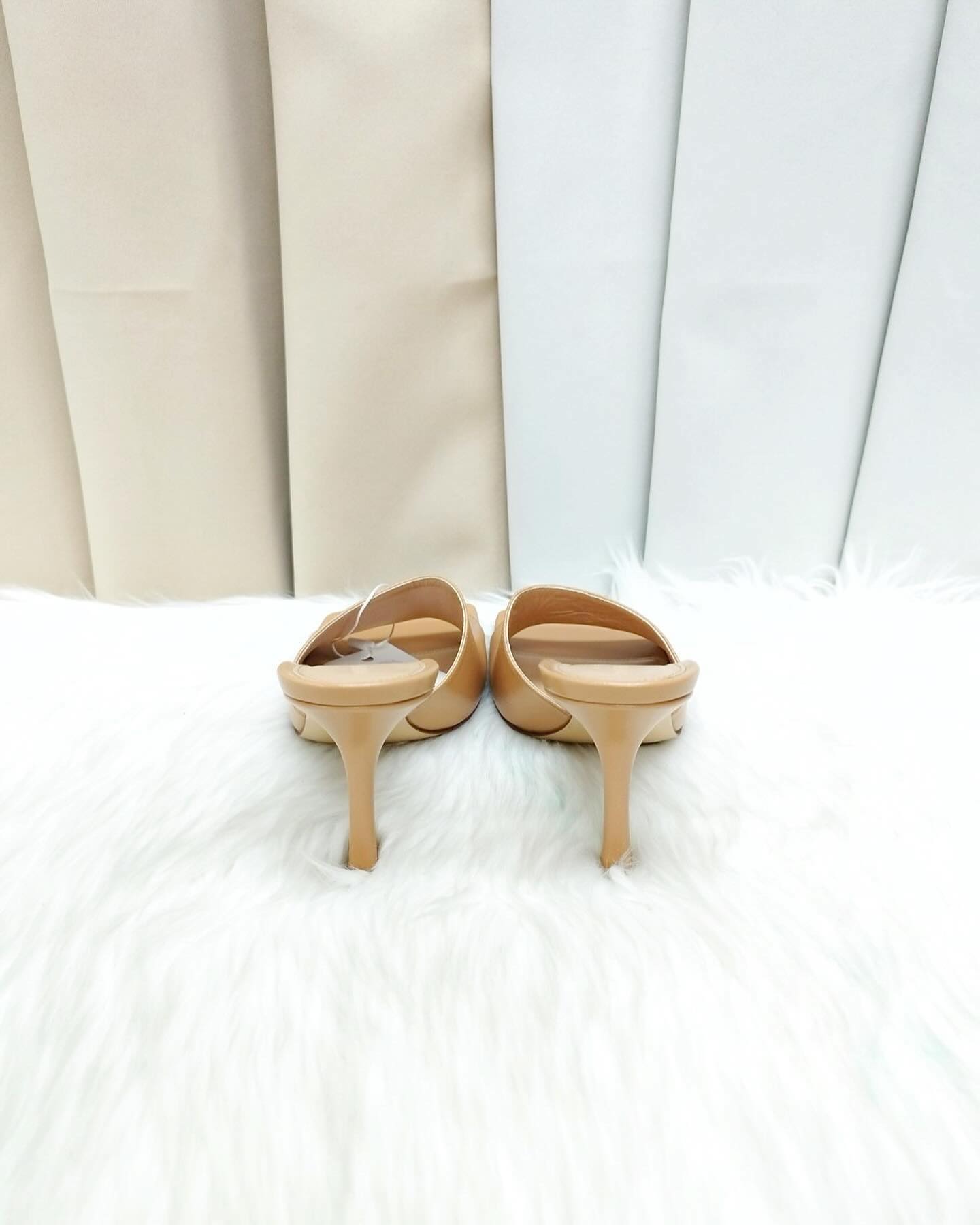 bottega veneta beige mules size 38