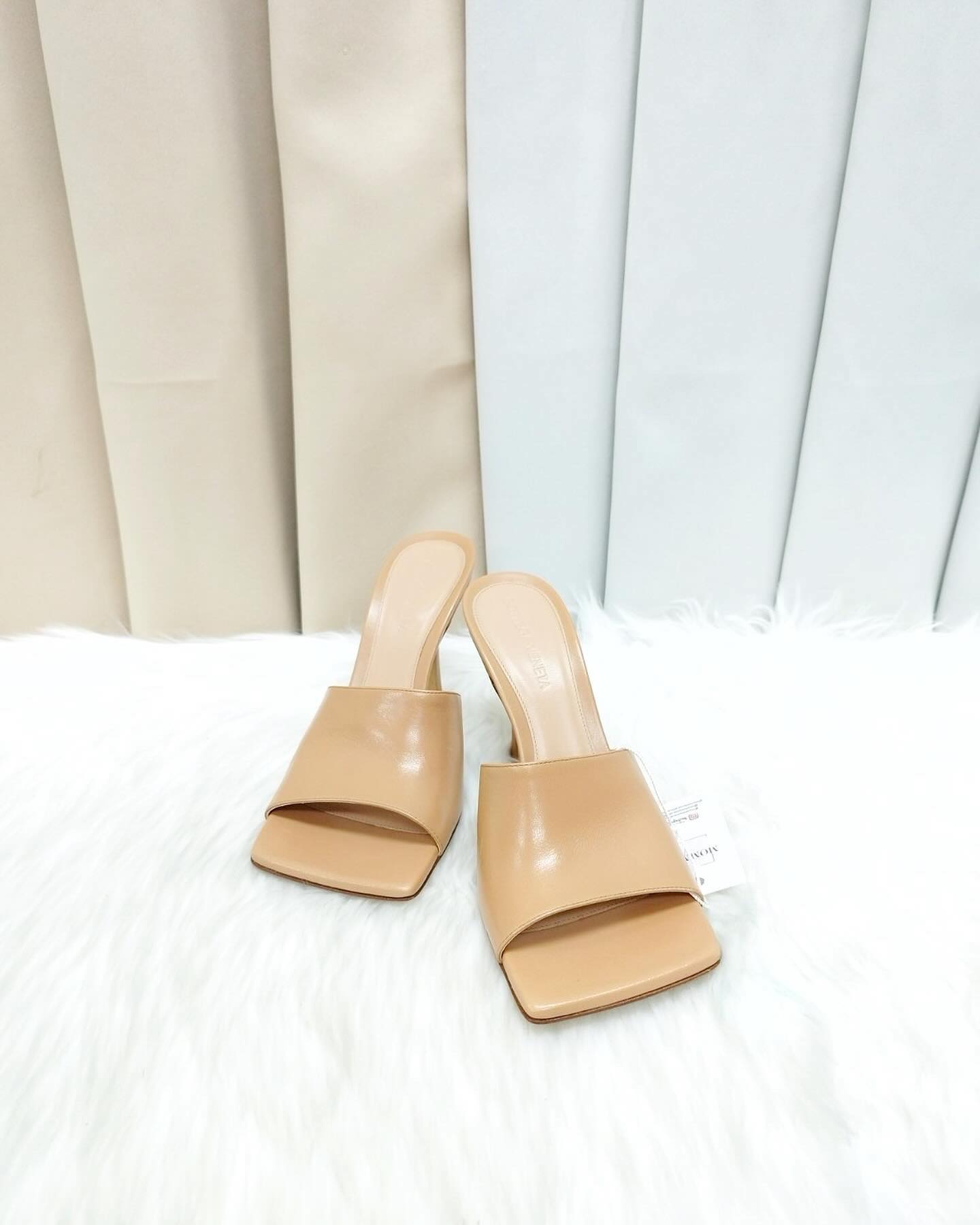 bottega veneta beige mules size 38
