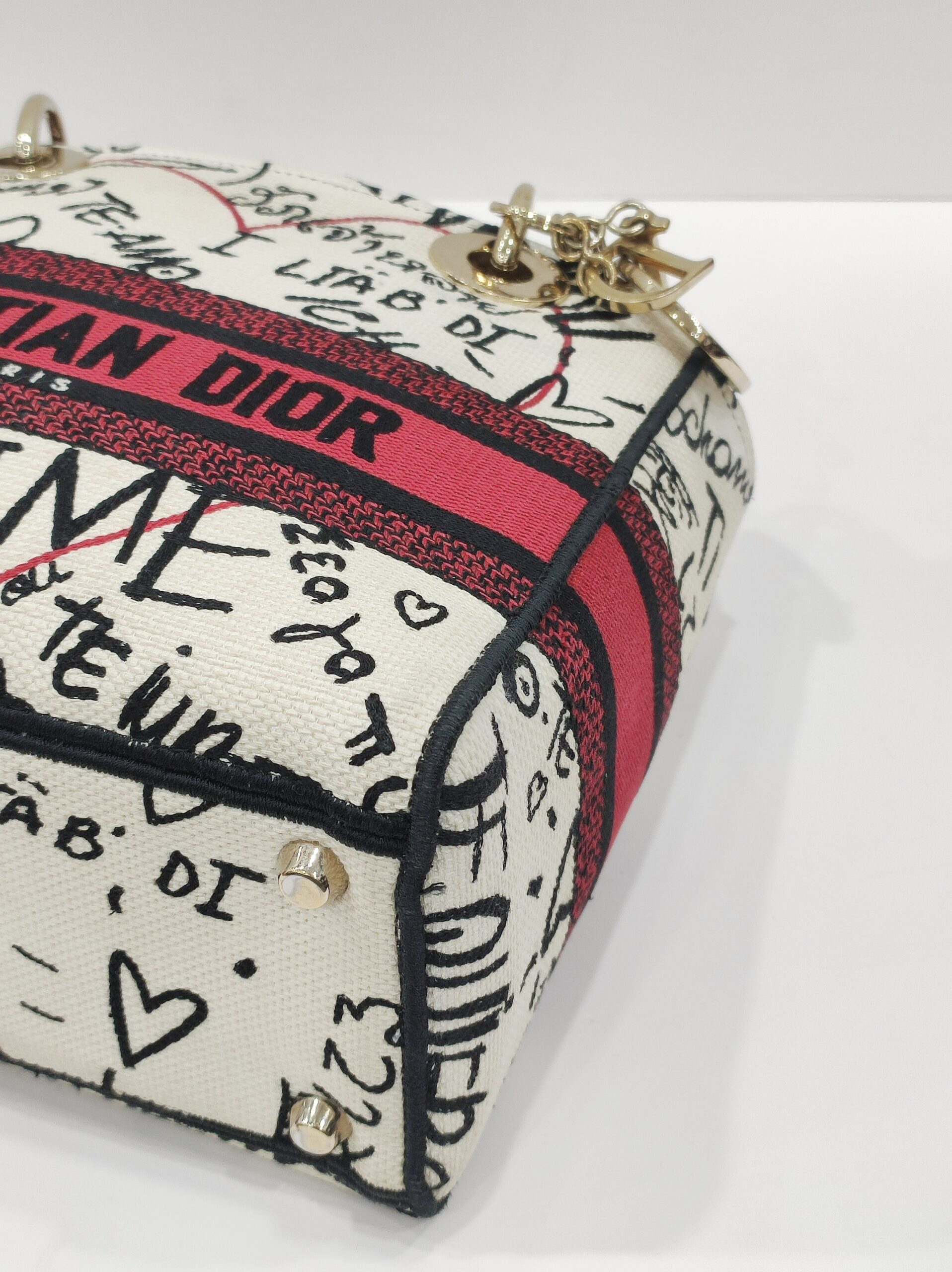 christian dior lady d lite graffiti amour medium canvas christian dior lady d lite graffiti amour medium canvas