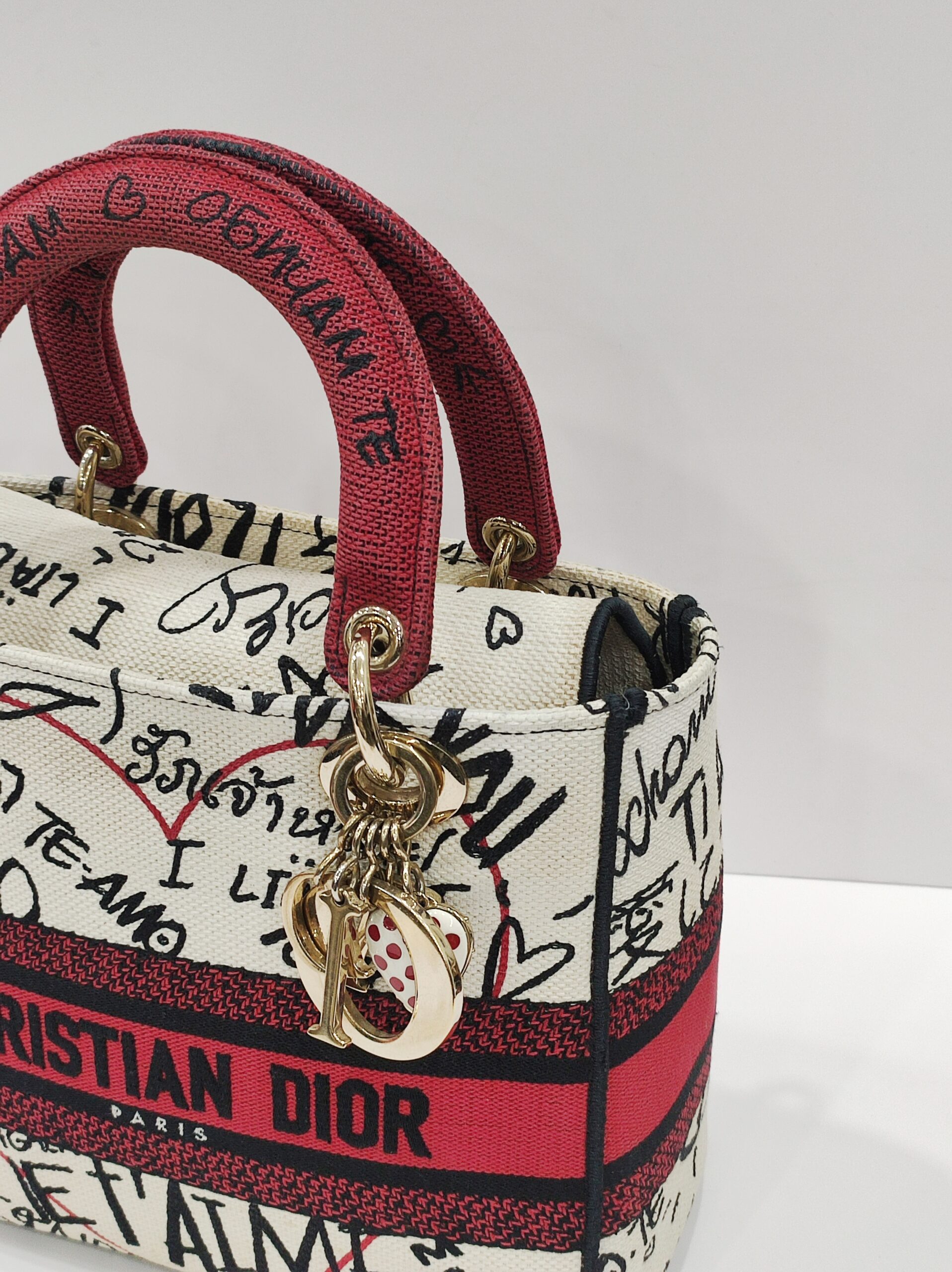 christian dior lady d lite graffiti amour medium canvas christian dior lady d lite graffiti amour medium canvas