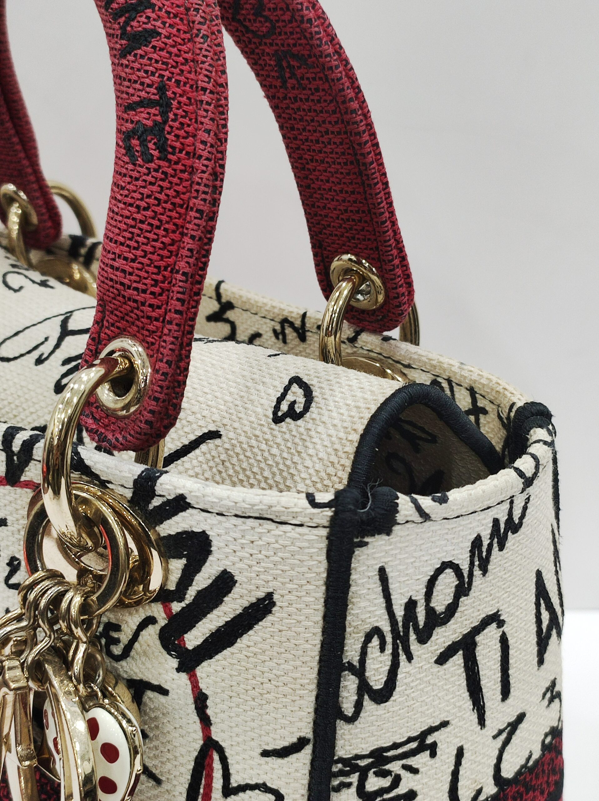 christian dior lady d lite graffiti amour medium canvas christian dior lady d lite graffiti amour medium canvas