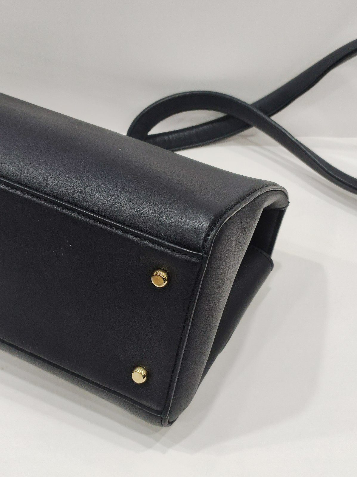 bottega veneta navy blue cassette intrecciato puddle shoulder bag bottega veneta navy blue cassette intrecciato puddle shoulder bag