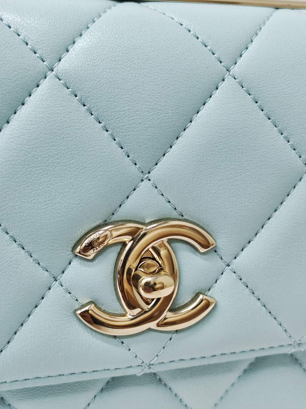new kept unused chanel trendy cc tiffany blue lghw series 29 new kept unused chanel trendy cc tiffany blue lghw series 29