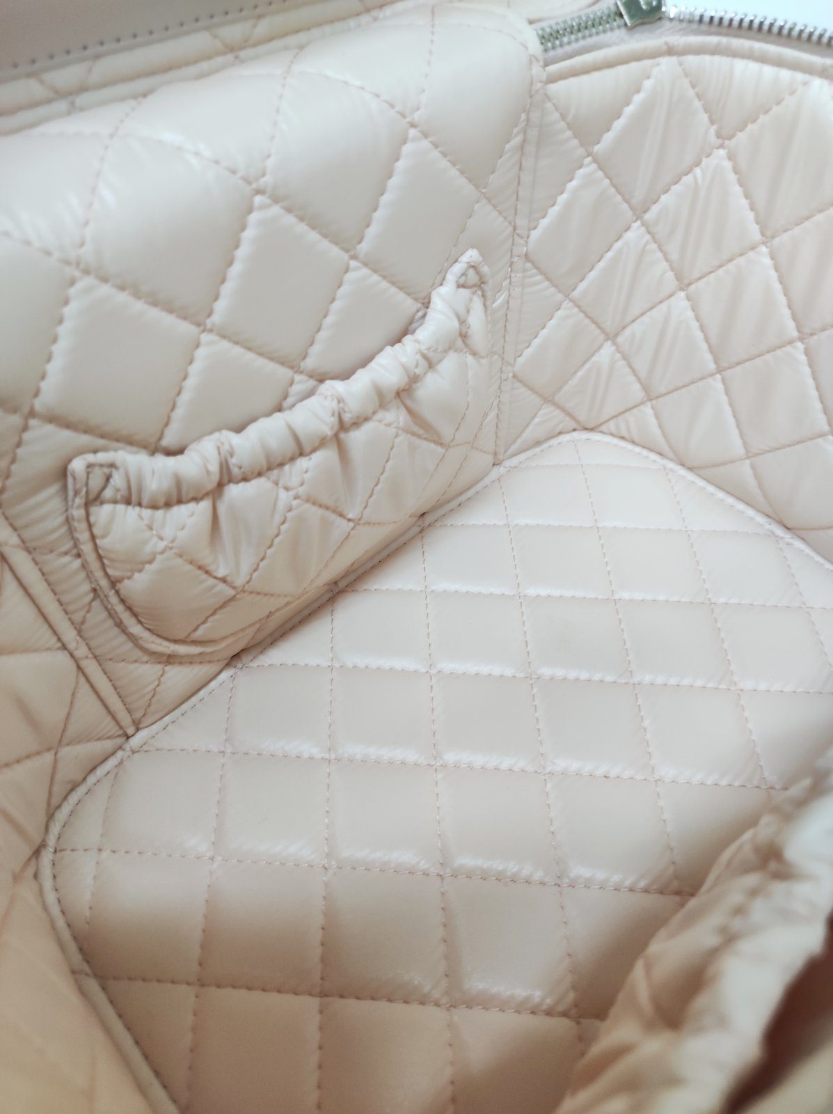 chanel vanity case light beige caviar ghw series 31 chanel vanity case light beige caviar ghw series 31