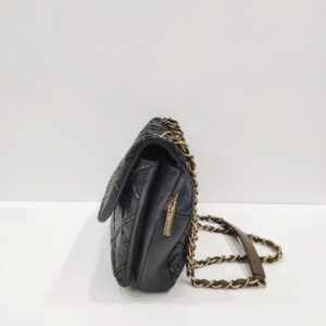 chanel black quilted shoulder bag series 19