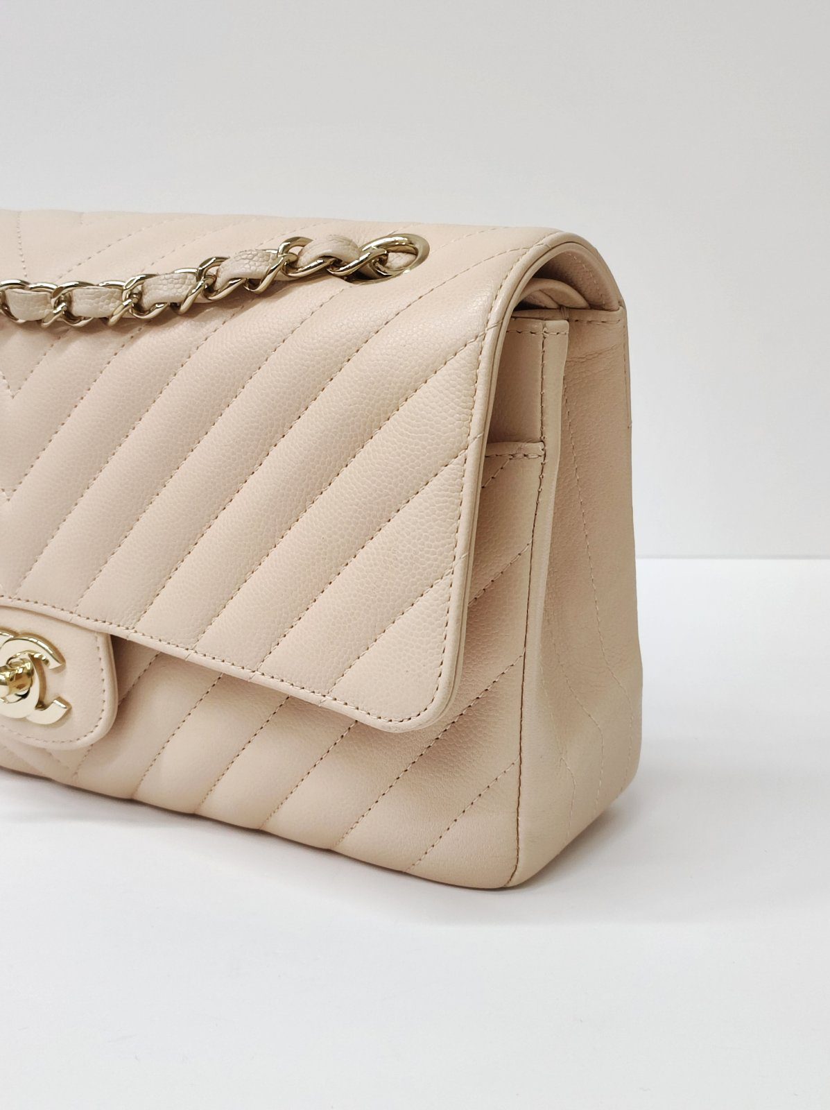chanel medium double flap chevron caviar beige lghw series 31 chanel medium double flap chevron caviar beige lghw series 31