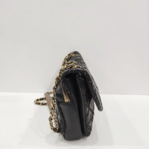 chanel black quilted shoulder bag series 19