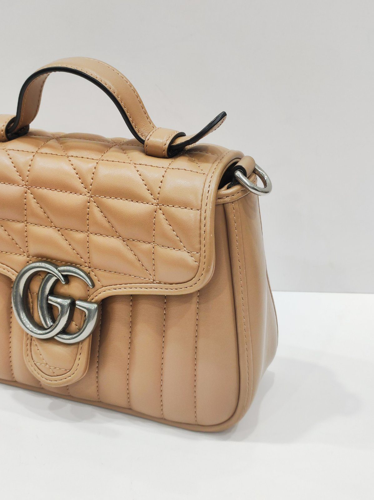 gucci gg marmont top handle bag beige small gucci gg marmont top handle bag beige small