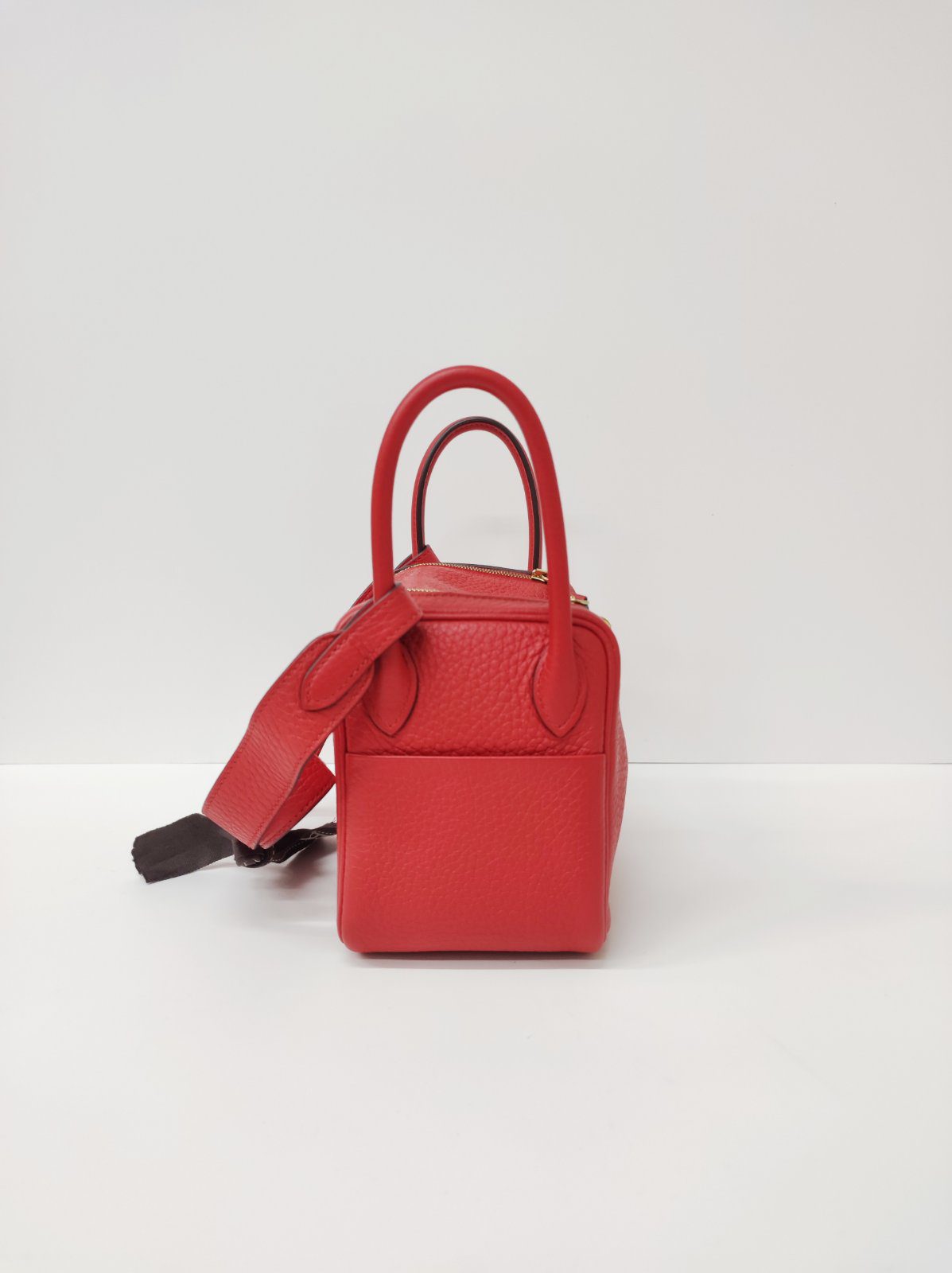 kept unused hermes mini lindy red stamp d kept unused hermes mini lindy red stamp d