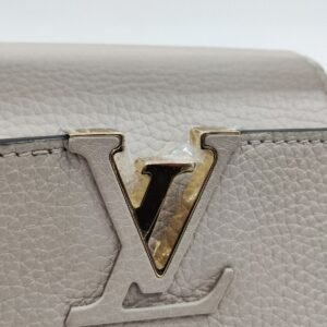 lv capucines bb galet taurillion leather