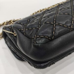 chanel black quilted shoulder bag series 19
