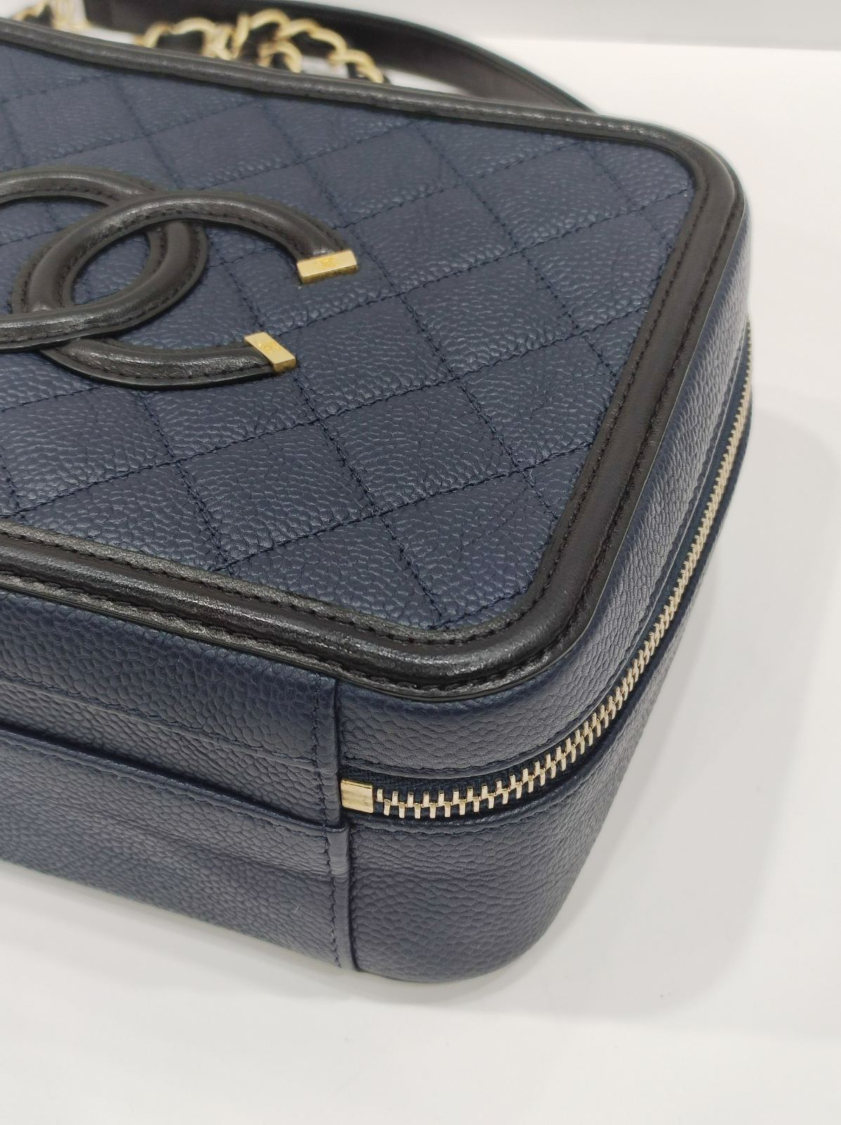 chanel navy blue vanity caviar leather ghw series 23 chanel navy blue vanity caviar leather ghw series 23