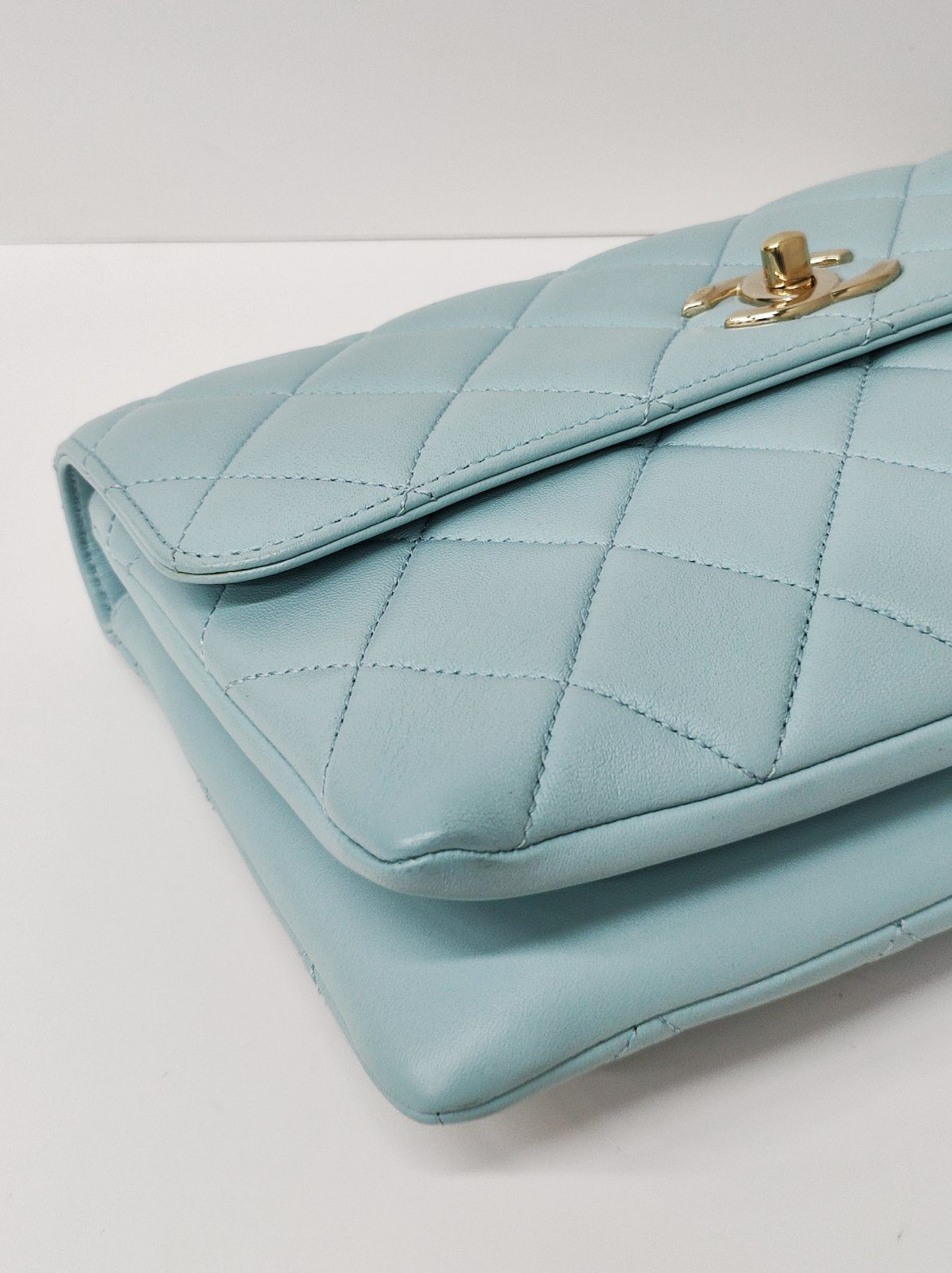 new kept unused chanel trendy cc tiffany blue lghw series 29 new kept unused chanel trendy cc tiffany blue lghw series 29