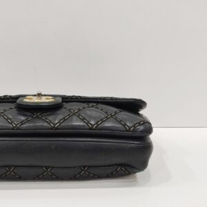 chanel black quilted shoulder bag series 19