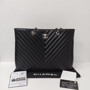 chanel shopping tote large chevron caviar series 22