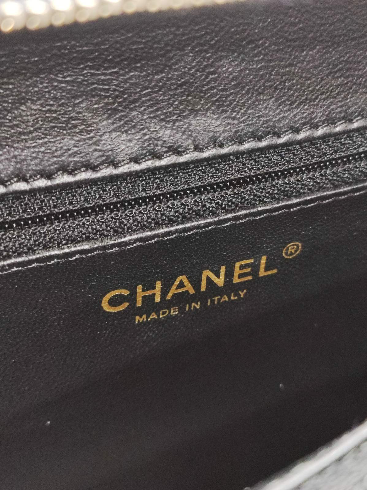 chanel navy blue vanity caviar leather ghw series 23 chanel navy blue vanity caviar leather ghw series 23