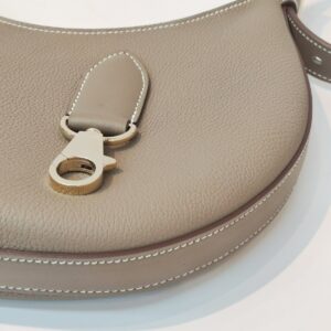 hermes arcon veau togo etoupe ghw stamp w