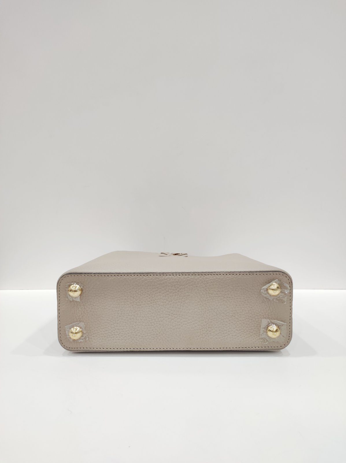 lv capucines bb galet taurillion leather lv capucines bb galet taurillion leather