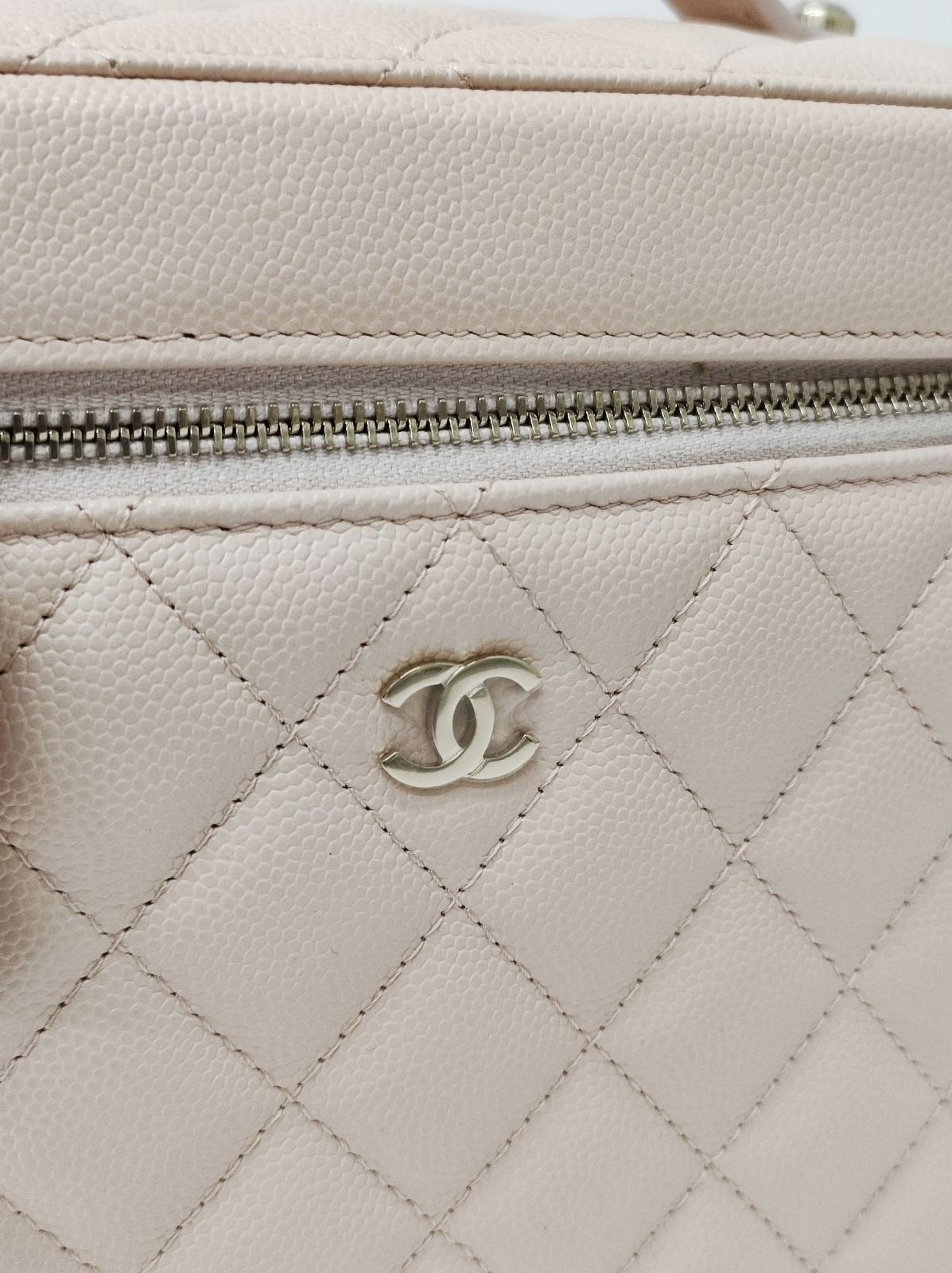 chanel vanity case light beige caviar ghw series 31 chanel vanity case light beige caviar ghw series 31