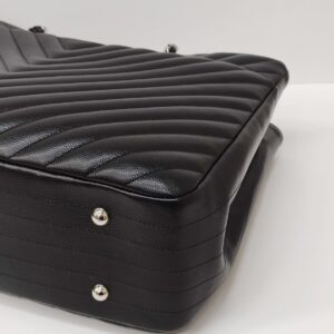 chanel shopping tote large chevron caviar series 22