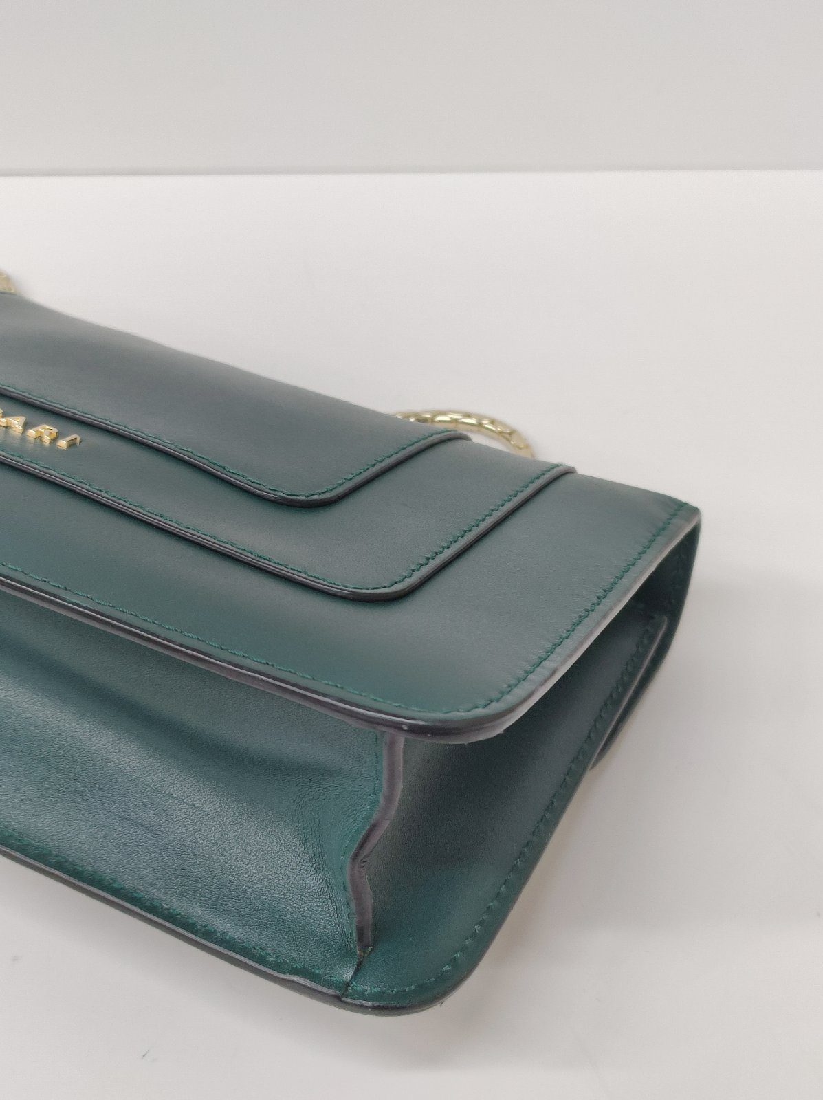 bvlgari serpenti forever east west small calf shoulder bag emerald green bvlgari serpenti forever east west small calf shoulder bag emerald green
