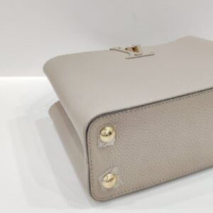 lv capucines bb galet taurillion leather
