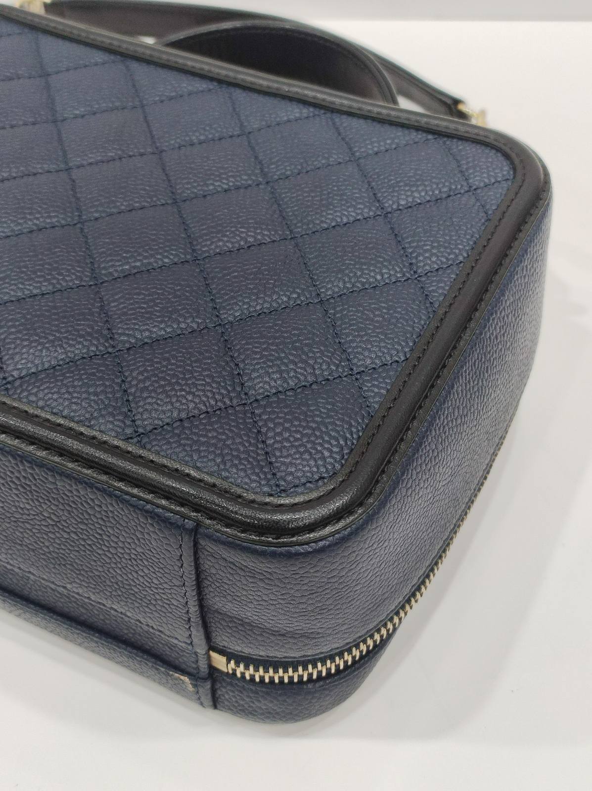 chanel navy blue vanity caviar leather ghw series 23 chanel navy blue vanity caviar leather ghw series 23