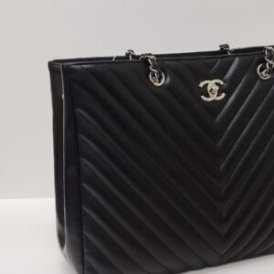 chanel shopping tote large chevron caviar series 22
