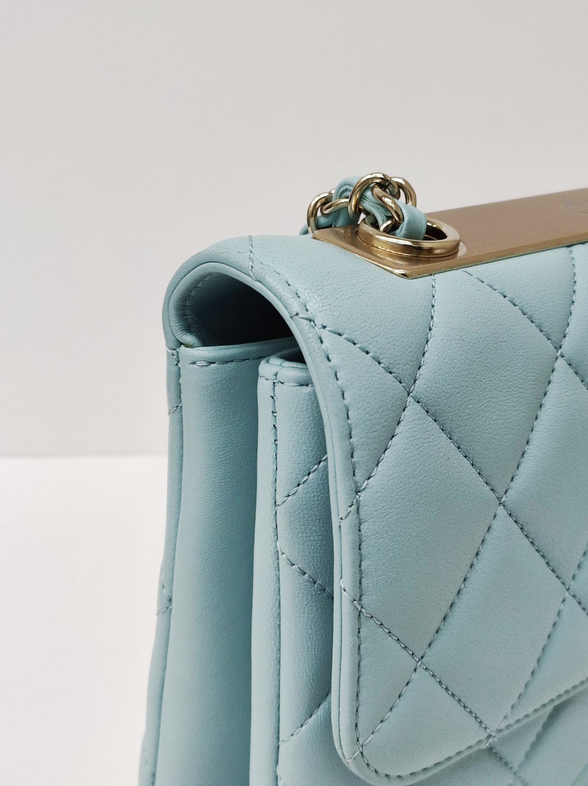 new kept unused chanel trendy cc tiffany blue lghw series 29 new kept unused chanel trendy cc tiffany blue lghw series 29