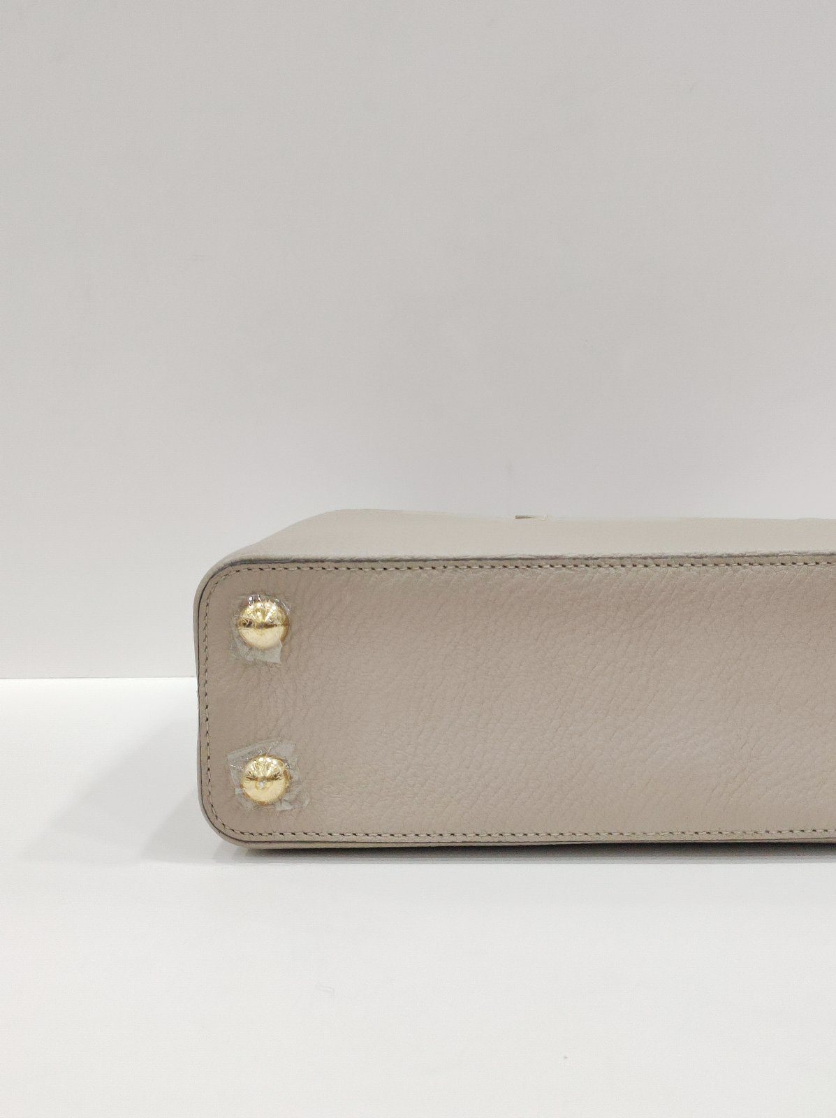 lv capucines bb galet taurillion leather lv capucines bb galet taurillion leather