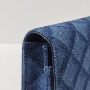 brand new kept unused chanel woc denim shw microchipped