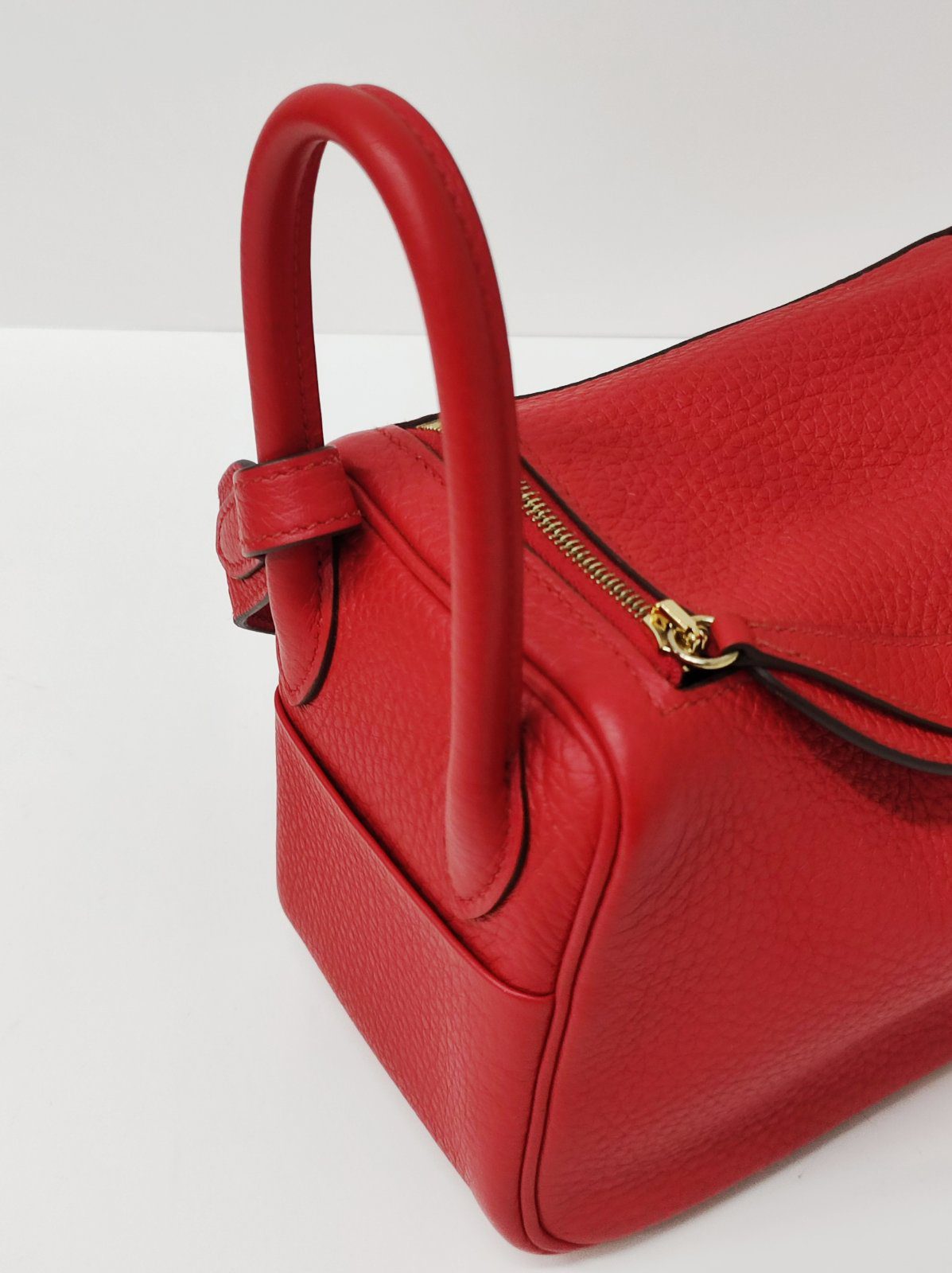 kept unused hermes mini lindy red stamp d kept unused hermes mini lindy red stamp d