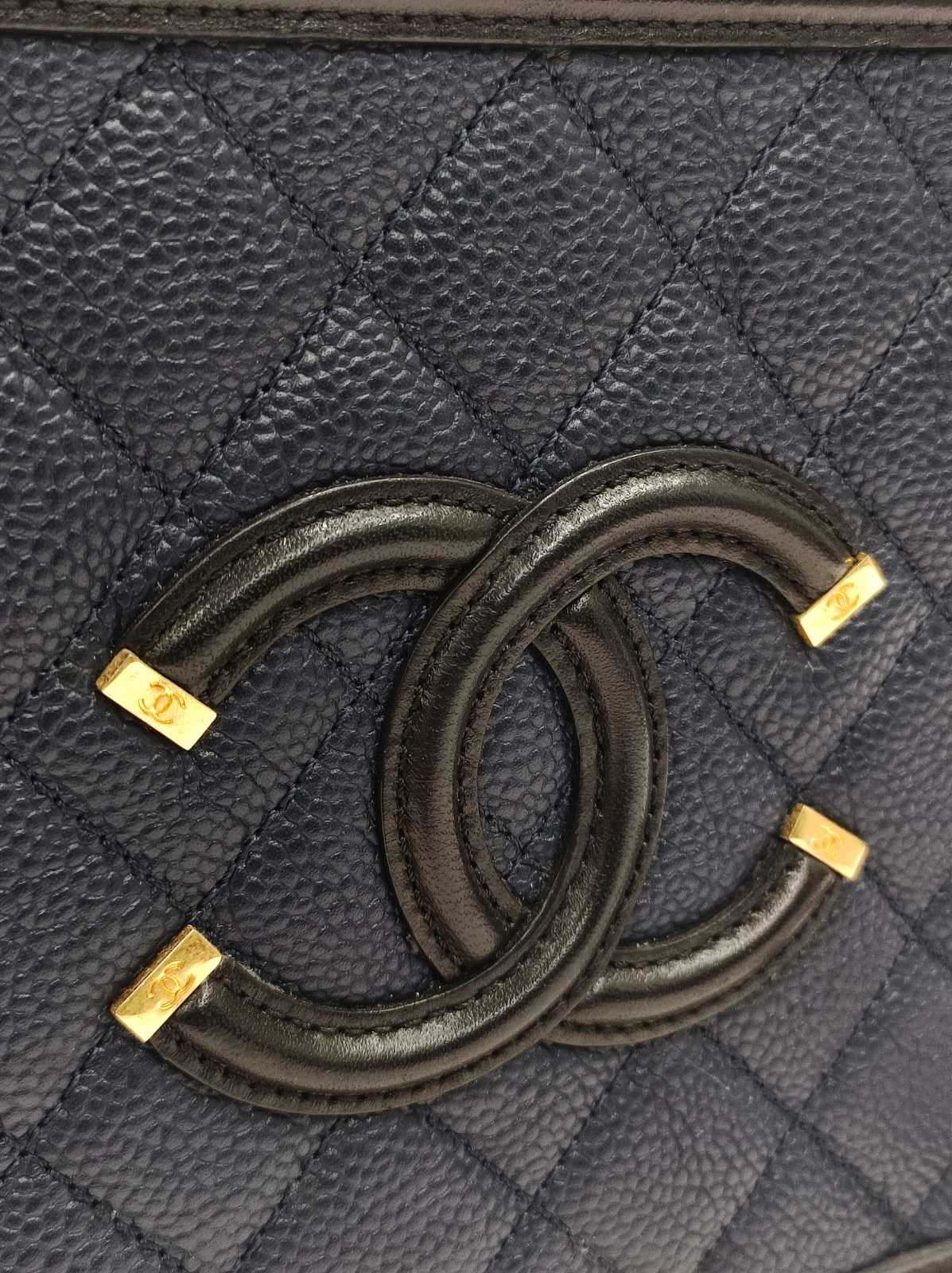 chanel navy blue vanity caviar leather ghw series 23 chanel navy blue vanity caviar leather ghw series 23