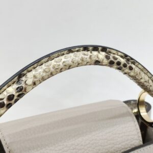 lv capucines bb galet taurillion leather