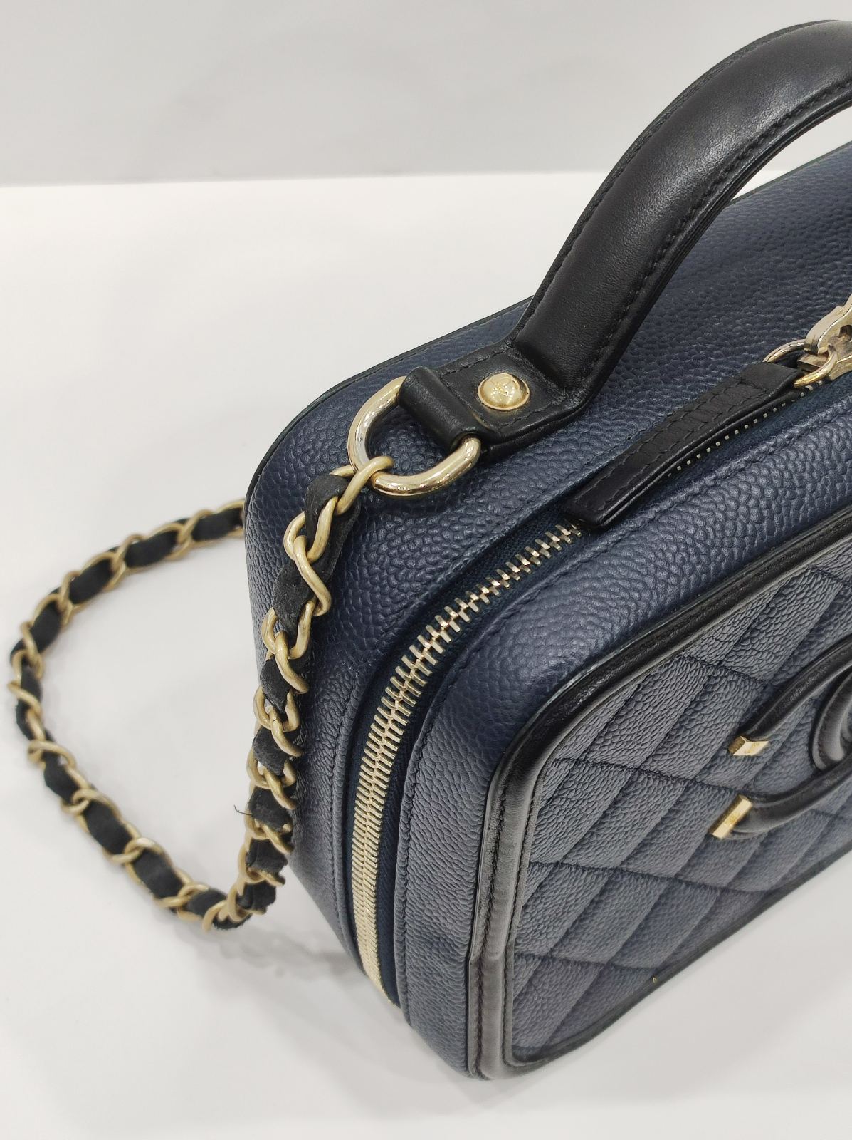 chanel navy blue vanity caviar leather ghw series 23 chanel navy blue vanity caviar leather ghw series 23