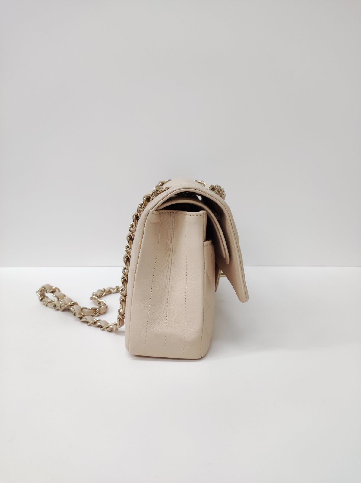 chanel medium double flap chevron caviar beige lghw series 31 chanel medium double flap chevron caviar beige lghw series 31