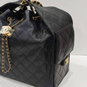 chanel c25 medium black caviar leather ghw