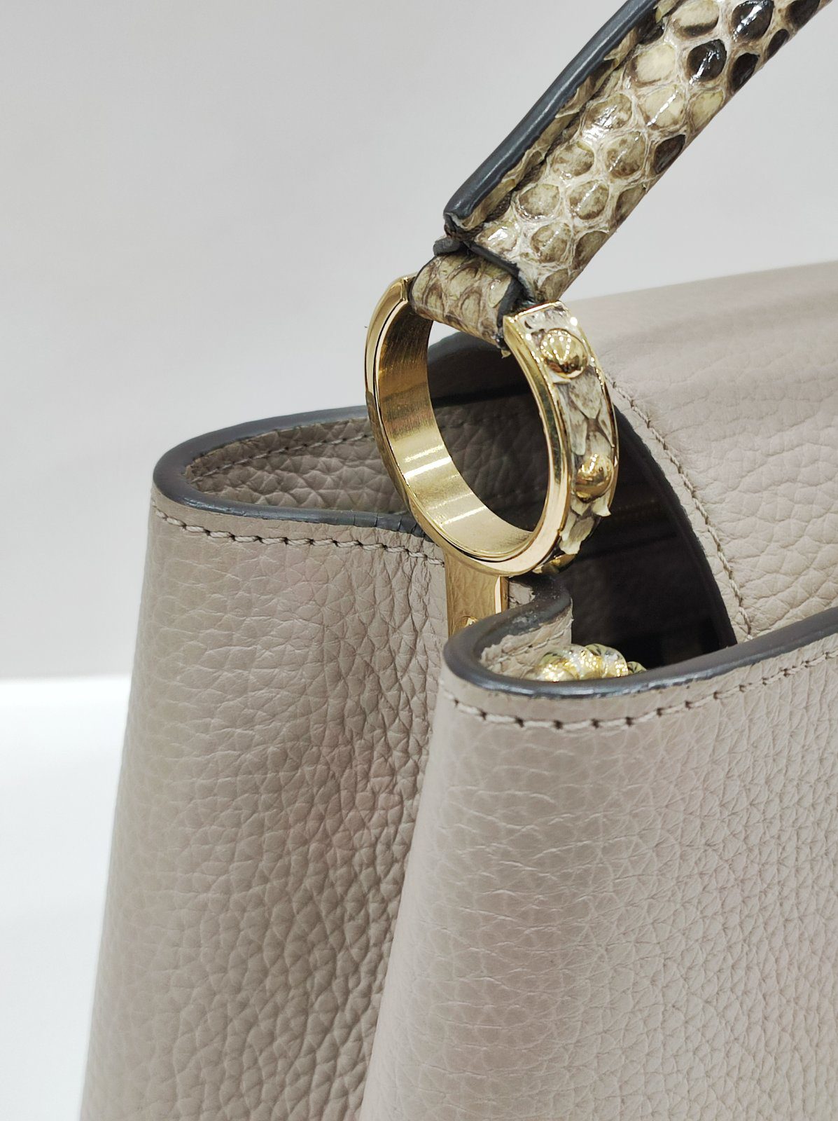 lv capucines bb galet taurillion leather lv capucines bb galet taurillion leather