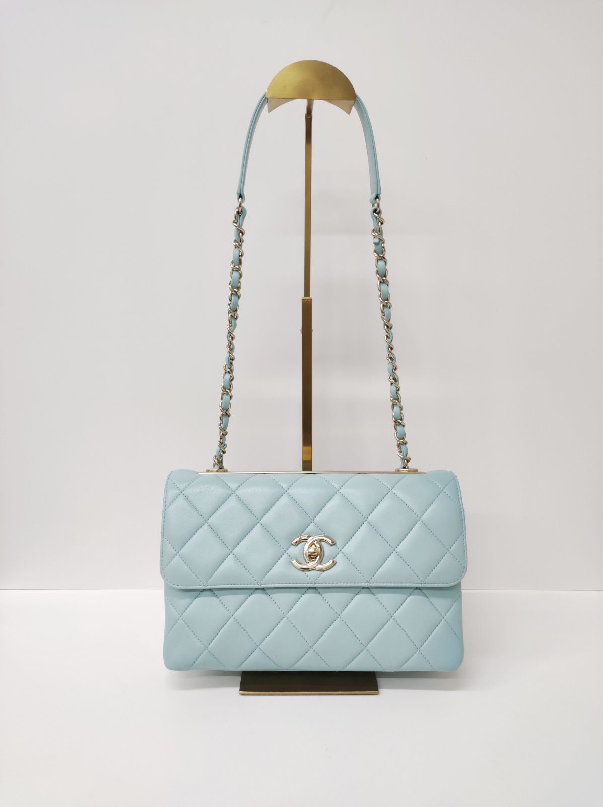 new kept unused chanel trendy cc tiffany blue lghw series 29 new kept unused chanel trendy cc tiffany blue lghw series 29
