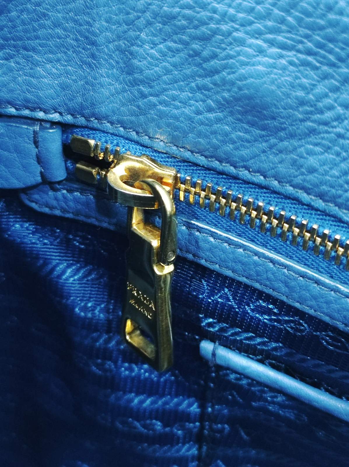 prada vitello diano leather blue tote bag prada vitello diano leather blue tote bag