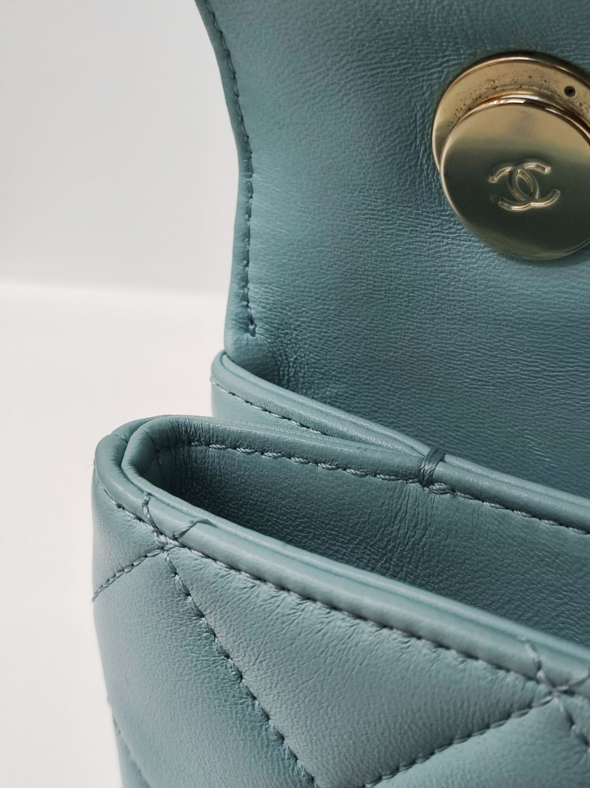 new kept unused chanel trendy cc tiffany blue lghw series 29 new kept unused chanel trendy cc tiffany blue lghw series 29