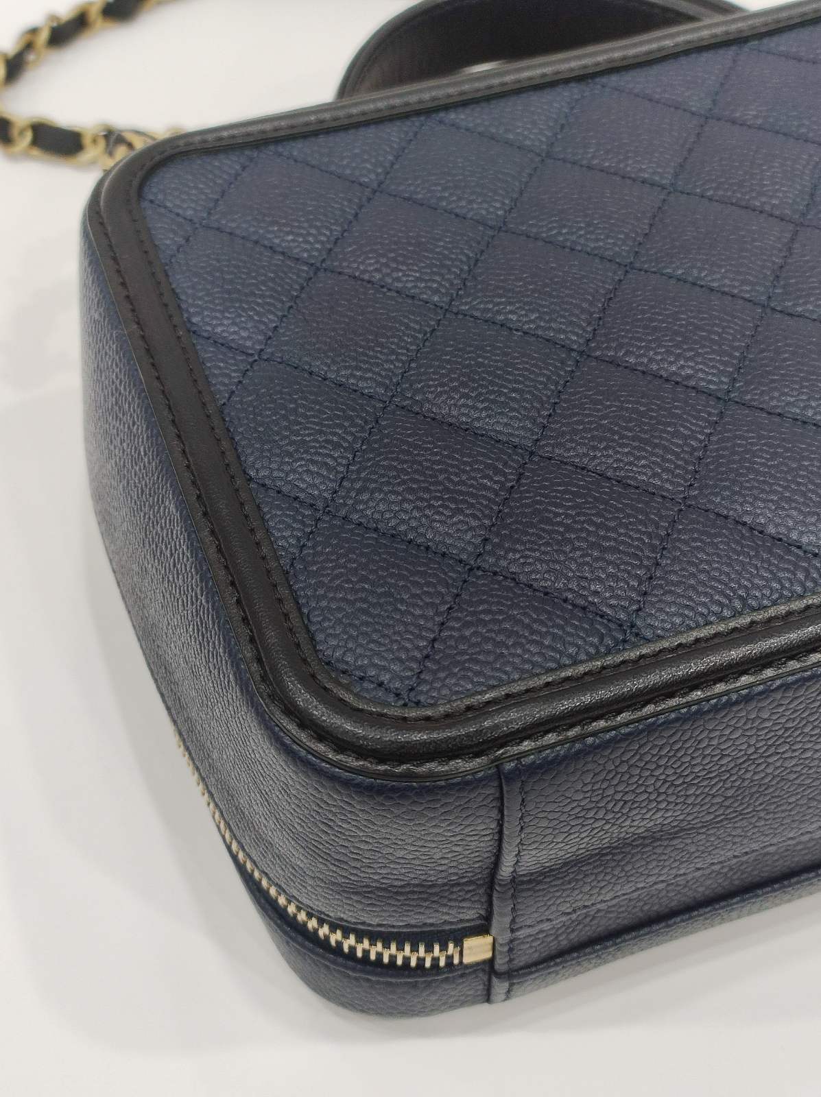 chanel navy blue vanity caviar leather ghw series 23 chanel navy blue vanity caviar leather ghw series 23