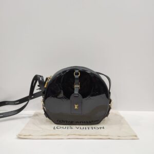 lv black vernis boite chapeau