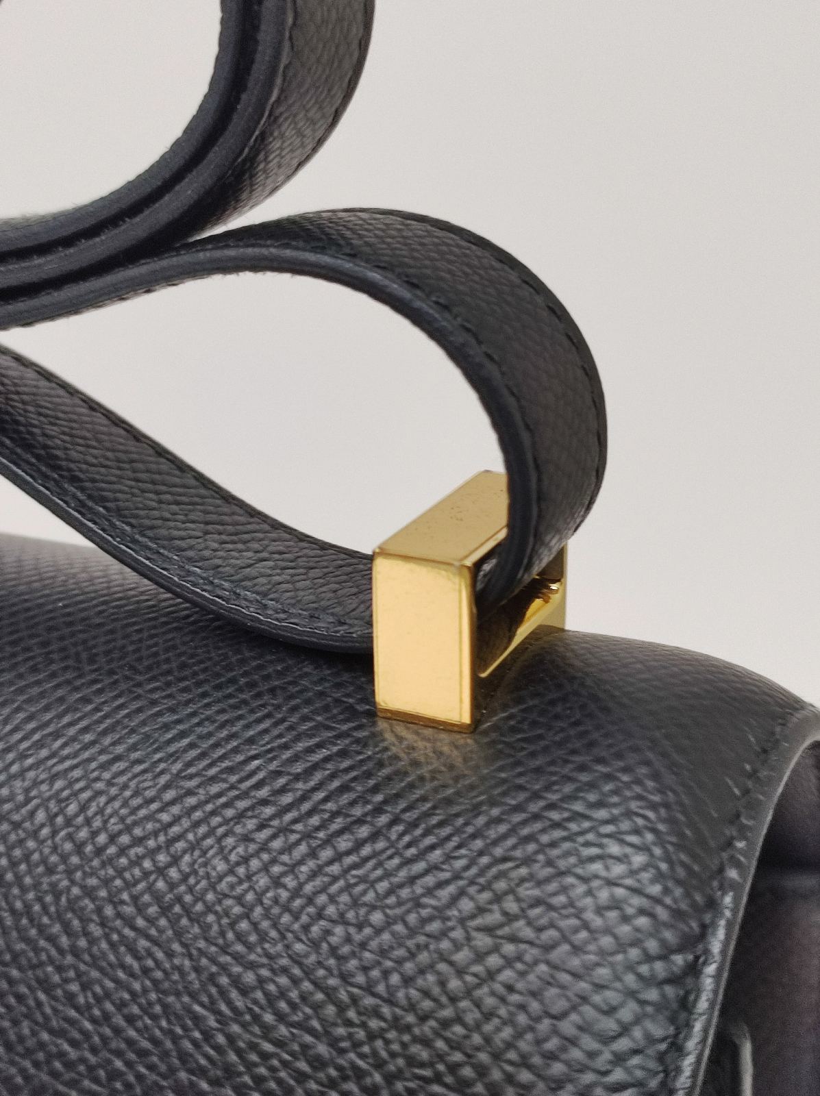 hermes constance 24 noir ghw stamp z hermes constance 24 noir ghw stamp z