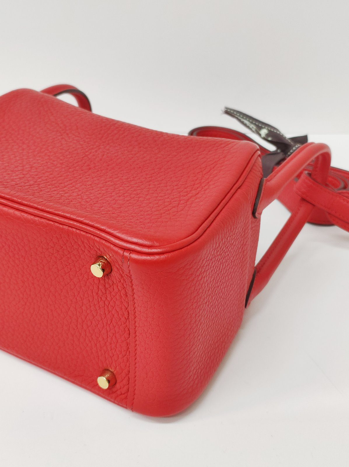 kept unused hermes mini lindy red stamp d kept unused hermes mini lindy red stamp d