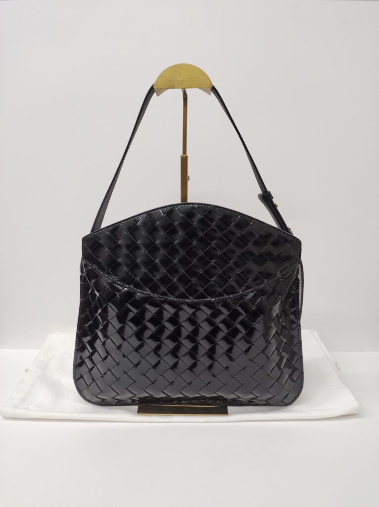 bottega veneta patent flap hobo bag