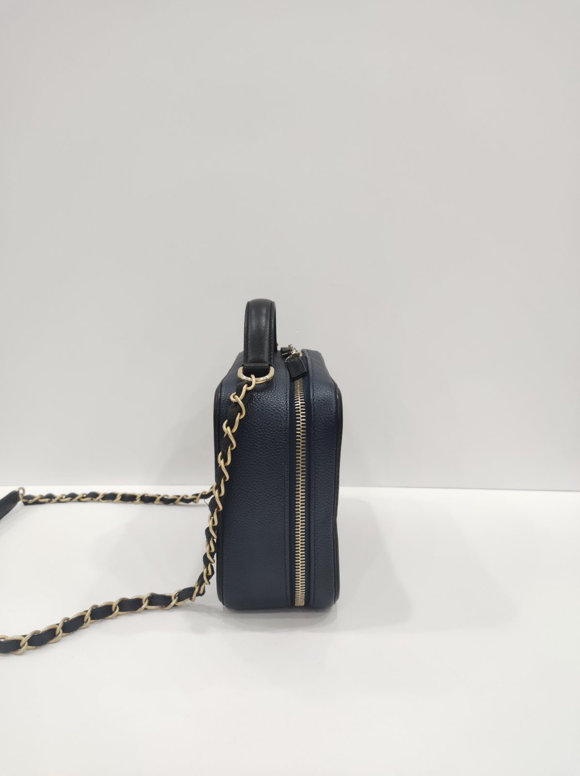 chanel navy blue vanity caviar leather ghw series 23 chanel navy blue vanity caviar leather ghw series 23