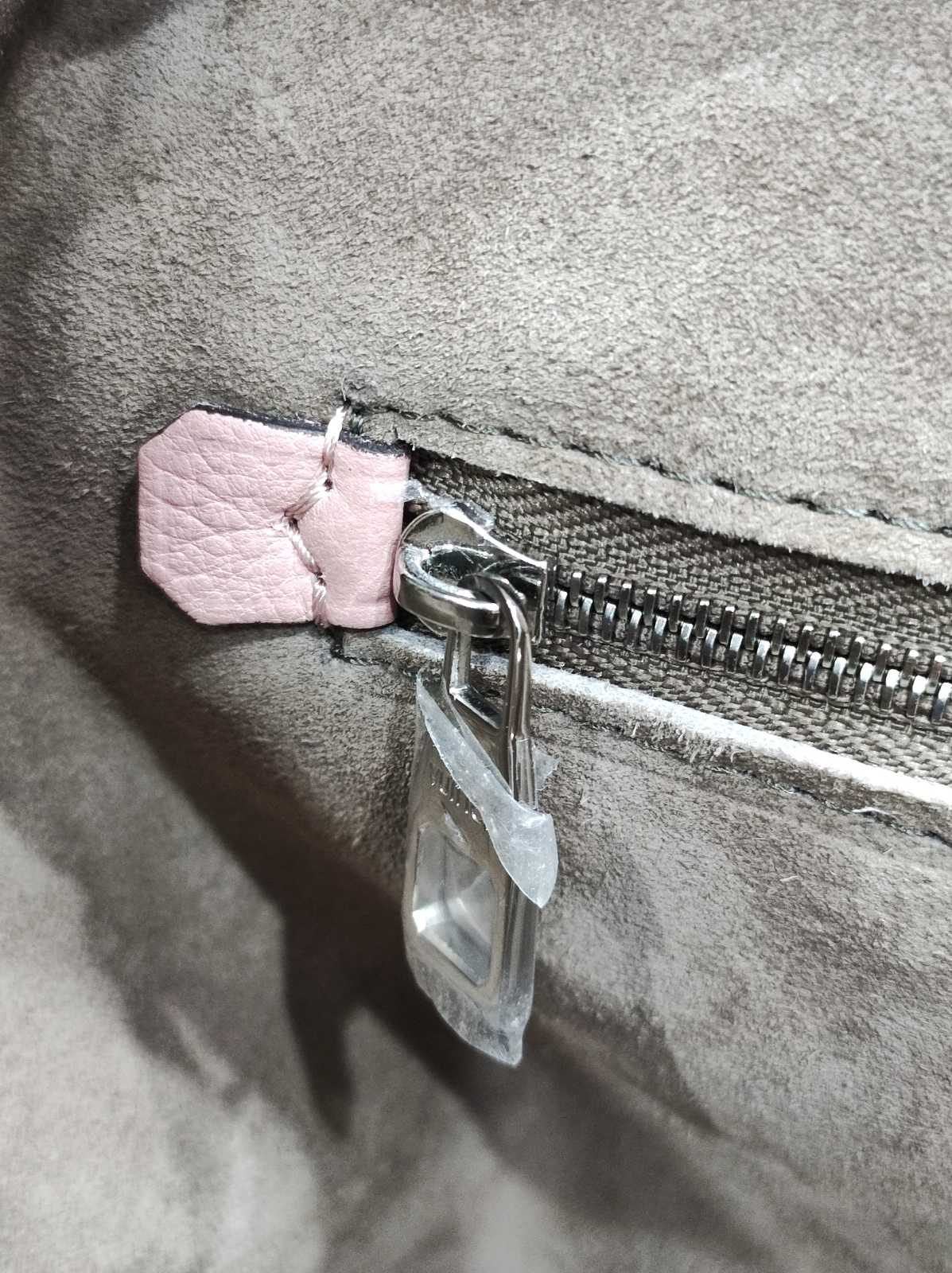 lv lock it mm veau cachemire leather magnolia pink lv lock it mm veau cachemire leather magnolia pink