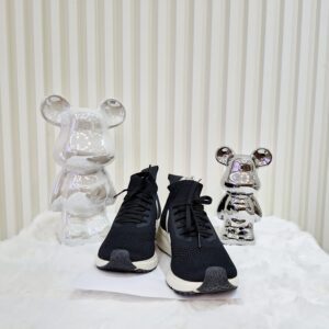 veja black rubber shoes size 5